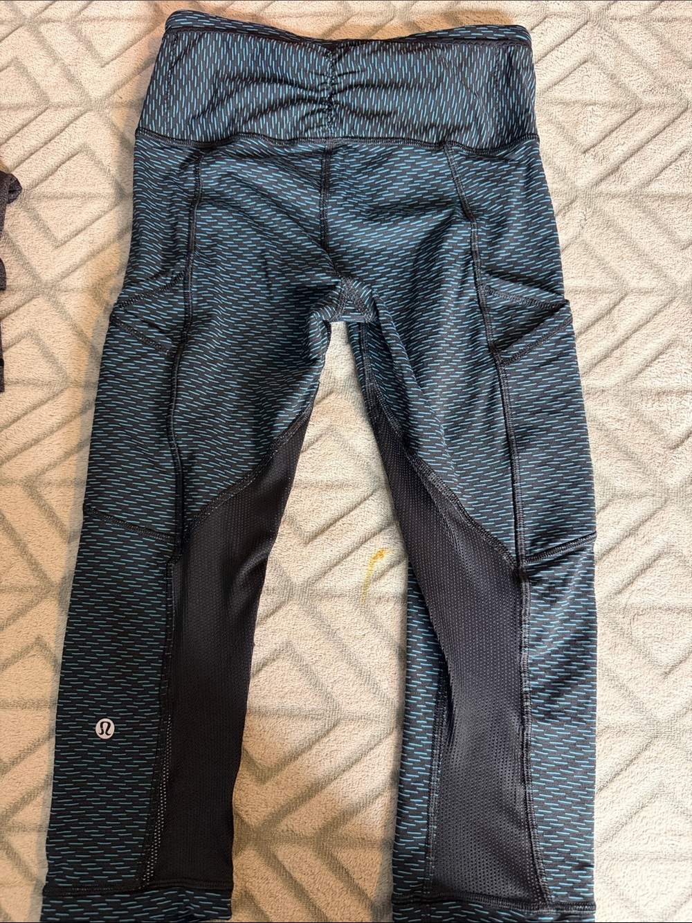 lululemon athletica Teal and Black Patterned Athletic Leggings